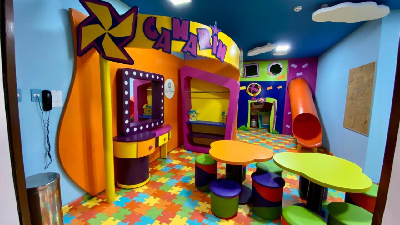 Parque Balneario Hotel Santos By Castelo Itaipava 外观 照片 The interior of a Chuck E. Cheese's
